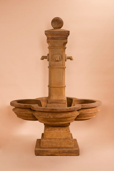 Grand Avignon Courtyard Outdoor Cast Stone Garden Fountain For Spouts